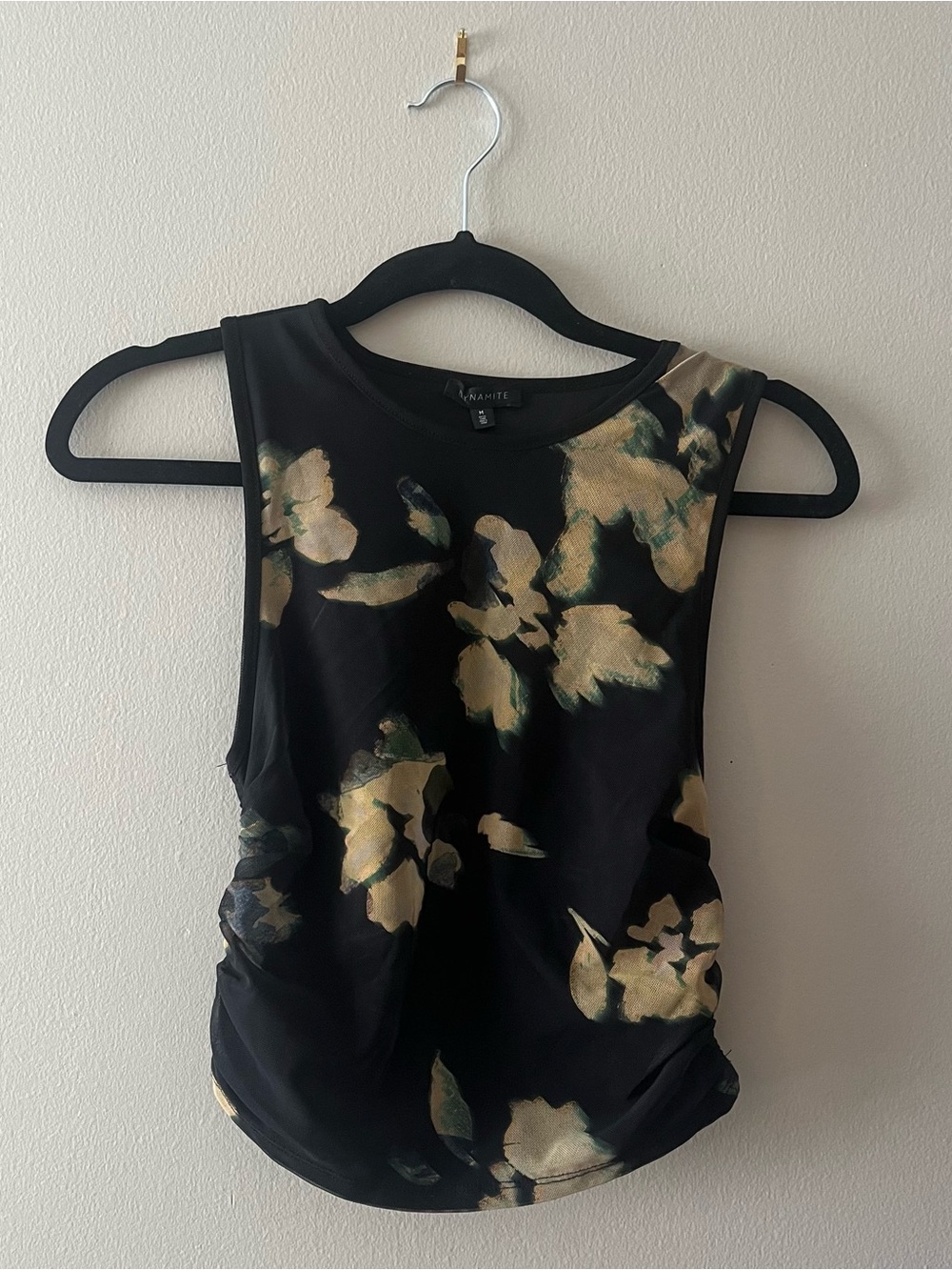 Dynamite Floral-Print Black Crop Top